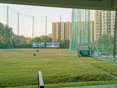 -仙霞高尔夫练习场-停车场