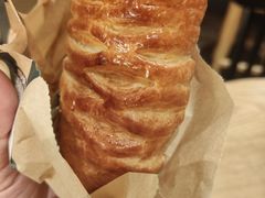 爆汁脆肠酥皮卷-星巴克(广州动漫星城东区店)