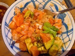 三文鱼牛油果波奇-筱田の食堂·izakaya(淮海中路店)