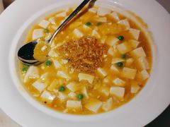 蟹粉豆腐-吴越荣记苏州菜·松鼠桂鱼 100% 活鱼现做(月光码头店)