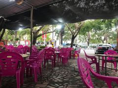 -黄记四更烤乳猪店