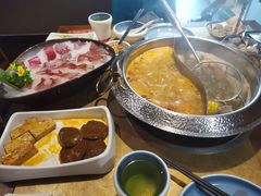牛骨原汤锅-左庭右院鲜牛肉火锅(金山万达店)