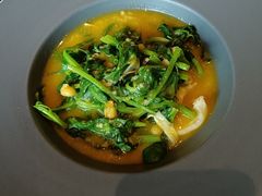 豌豆黄浸豌豆尖-半山腰·云南菜(侨福芳草地店)