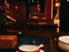 -洪氏嗨捞·广东猪肚鸡·椰子鸡火锅(西咸万象城店)