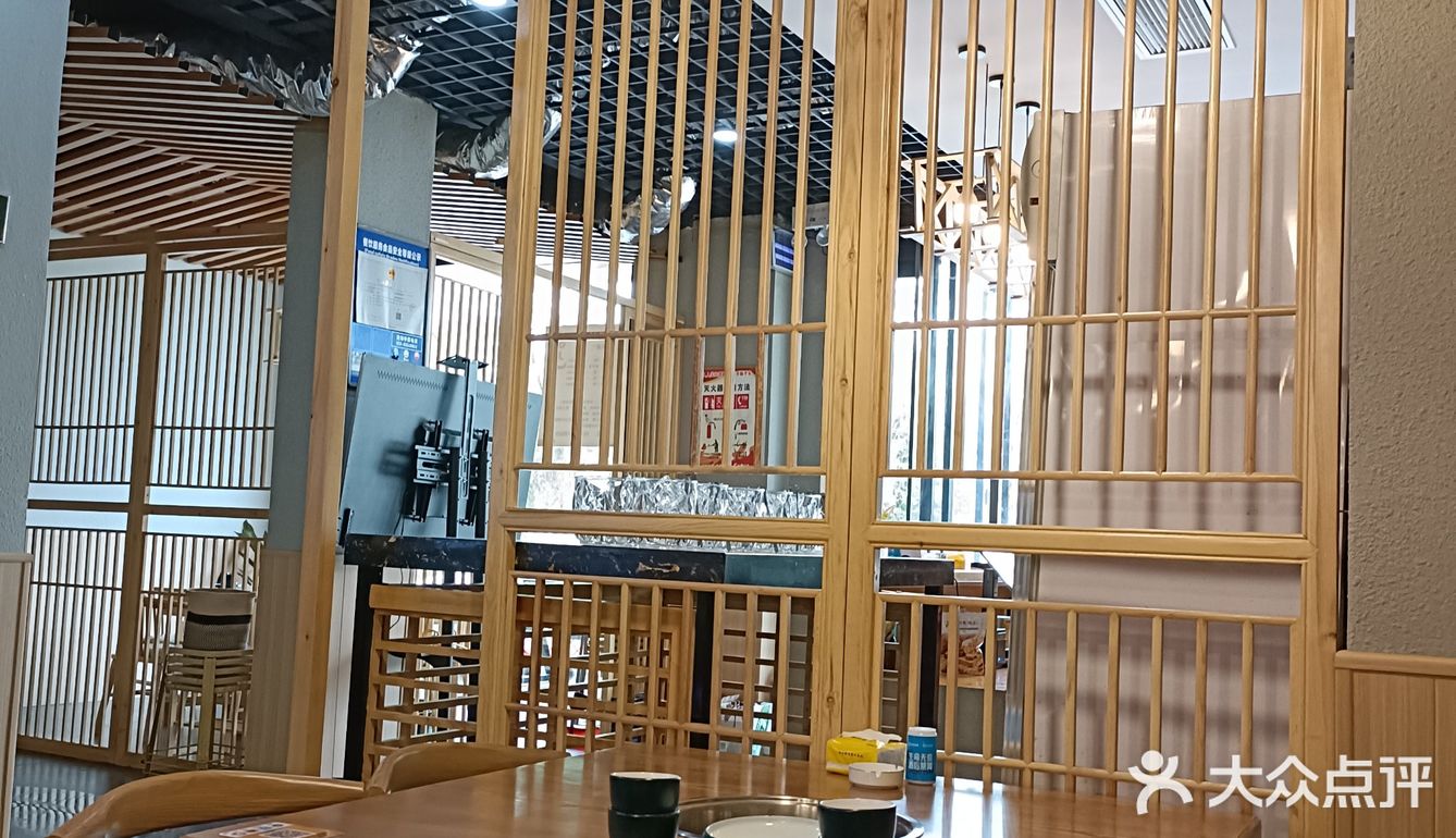 很棒的酸菜铜锅涮肉