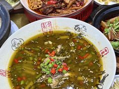 -土砂锅生态山庄·非遗砂锅雅鱼
