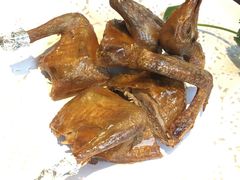 乳鸽-皇后餐厅-煲仔·小菜·打边炉(古北店)