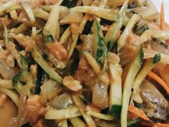 肉丝拉皮-兴国苑酒店