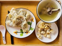 -爱的果实月嫂育婴师(世纪东方店)