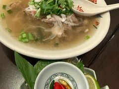 -大头虾越式风味餐厅(光明广场店)