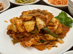 辣白菜炒回锅肉-黑山岛餐厅