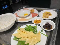 云南野生菌米线-南蛮子(进贤路店)