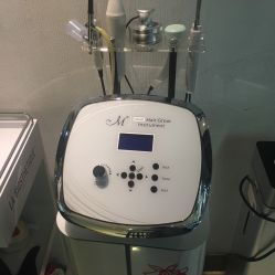 -苑苑发型设计