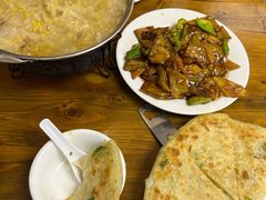 -明月食府(二区干二路店)