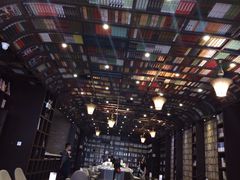 -钟书阁(松江泰晤士小镇店)