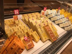 面包甜点陈列柜-好利来(乐堤港店)