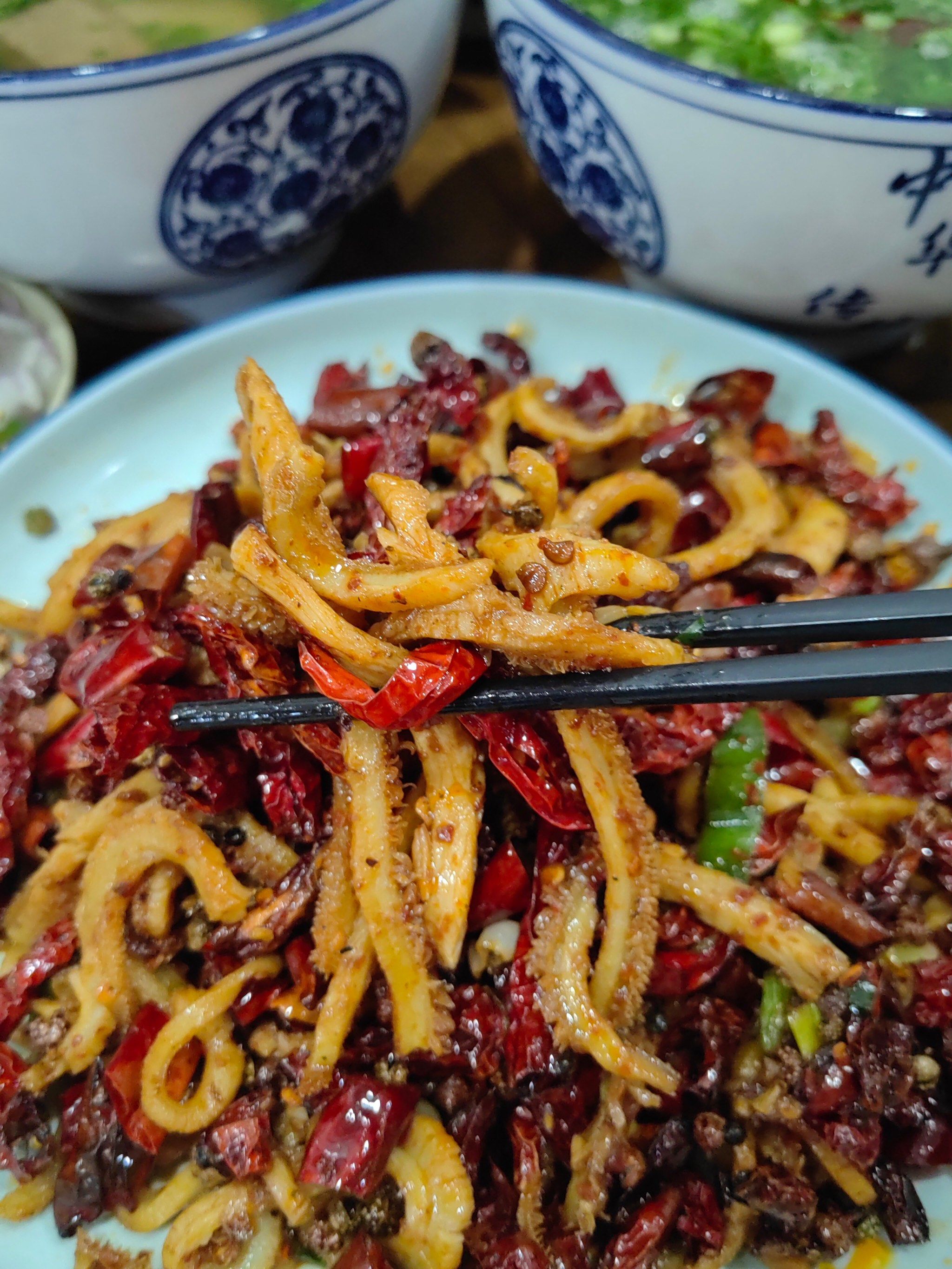 来西安必吃的水盆羊肉,距离陕历博仅有几百米.