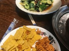 -超越炭火牛蛙火锅鸡(河东店)