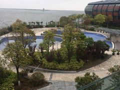 泳池-上海滴水湖皇冠假日酒店