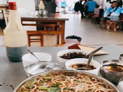 大堂-正宗杨记普洱酸醋米线(总店)