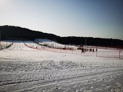-十三陵雪世界滑雪场