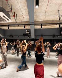 点击看大图 -CASTER跳舞俱乐部