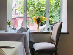 靠窗位-蝶舍·MAISON PAPILLON