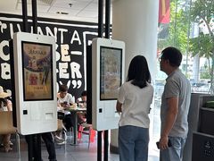 -麦当劳(假日广场店)