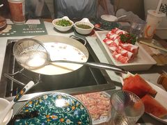 -尚尚仙·酸汤猪手·猪肚鸡火锅(华联万柳购物中心店)