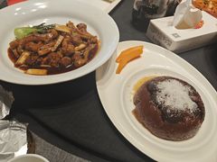 -艳阳天民俗村(公园路店)