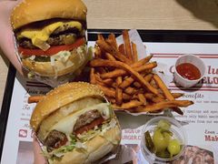 -The Habit Burger Grill 哈比特汉堡(复兴soho店)