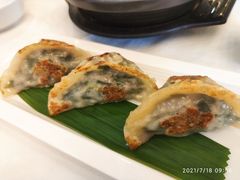 香煎韭菜饺-东江渔村·古典园林·30年粤菜老字号(太和店)