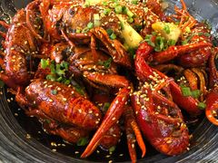 -肥肥虾庄·金牌油焖大虾(汉口城市广场店)