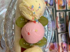 -广信牛奶甜品世家(台东店)