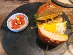 -HIGH FIVE哈福手工汉堡(桂林路店)