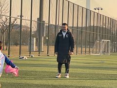 -Riverside河畔少儿足球培训(前滩店)