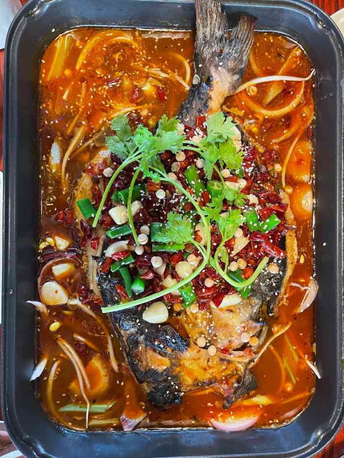 鱼小闲烤鱼(总店)-"这家店位于弘扬时代中心2期,进入店内,没.