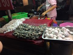 -六合夜市