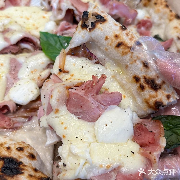 来广州必打卡的🪵柴火披萨🍕现场火🔥烤的！！