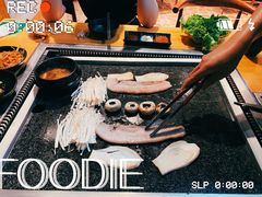 -小黑猪石板烤肉(皇冠花园店)