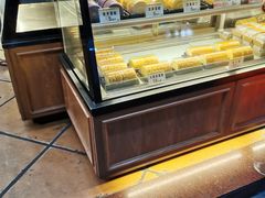 面包甜点陈列柜-赞记龙凤礼饼(广州市二宫向群宾馆店)