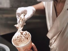 榛子Hazelnut-Dip in Gelato(富民路店)