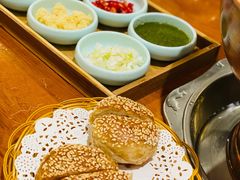 芝麻烧饼-乐宴·老北京铜火锅(桂庙店)
