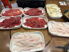 -天成·潮州牛肉脆肉鱼生蚝自助火锅