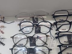 -美式眼镜·授权蔡司.依视路.尼康.豪雅.明月(南翔印象城店)