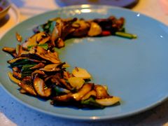 野芫荽炒牛肝菌-半山腰·云南菜(侨福芳草地店)