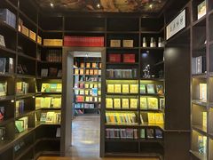 -钟书阁(松江泰晤士小镇店)