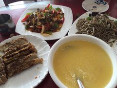 -溢心园香河肉饼总店