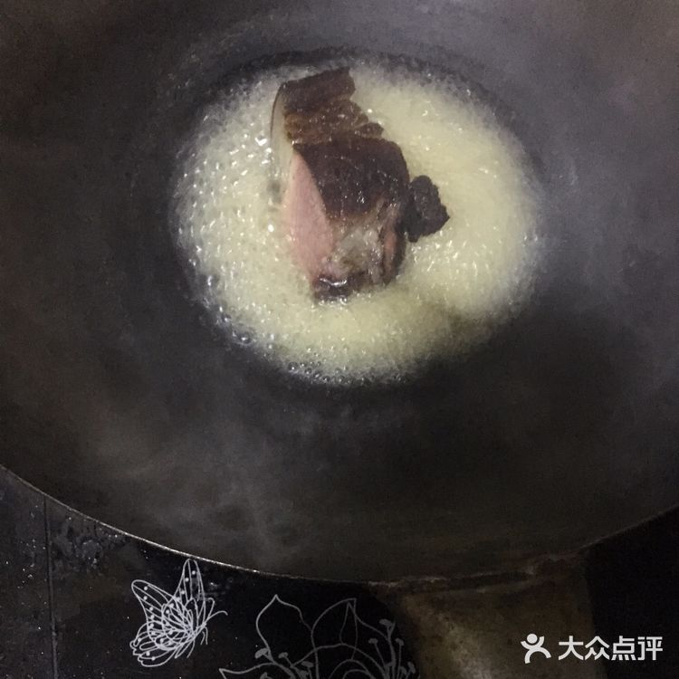 教大家如何炒湖南腊肉