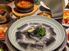 -草家酱蟹炭火烤肉店(珲春南路一店)